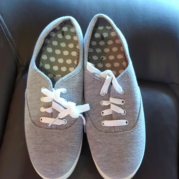 Canvas shoes - Picture 1 of 4